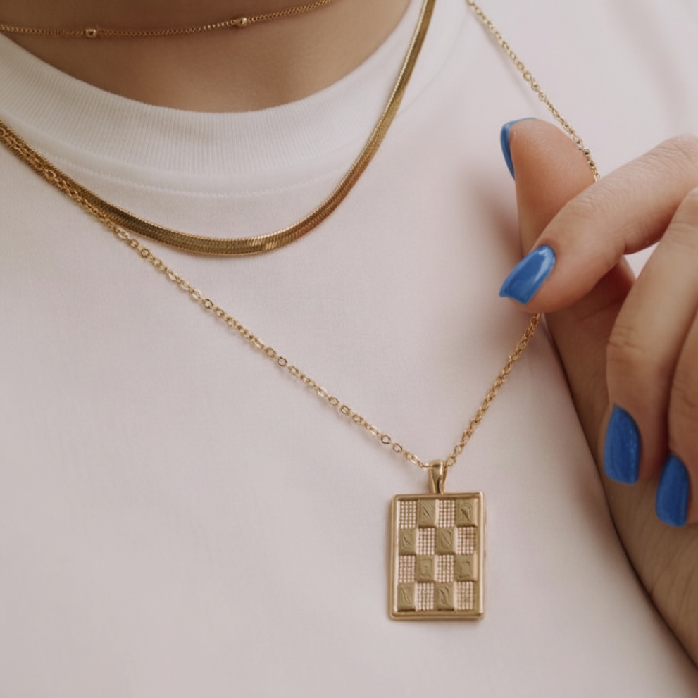 Checkered Necklace in Gold