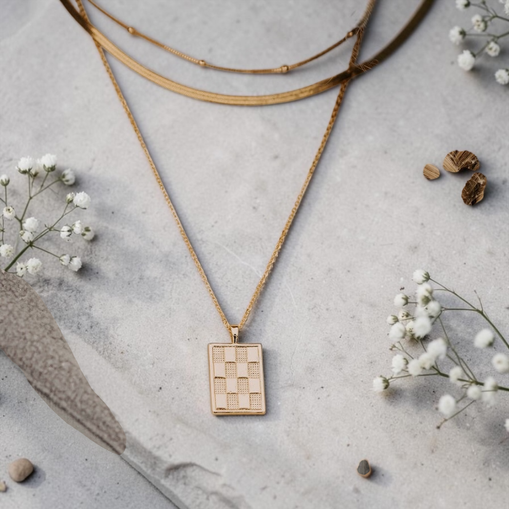 Checkered Necklace in Gold
