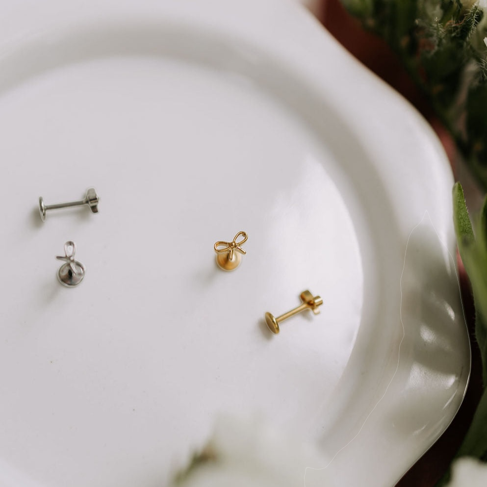 Bow Flat Back Studs